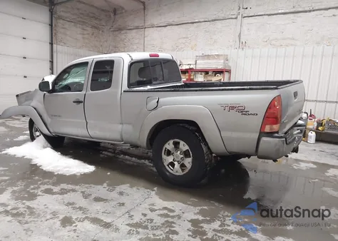 2005 Toyota Tacoma Base V6 z USA, uszkodzony, nr VIN 5TEUU42N75Z067160